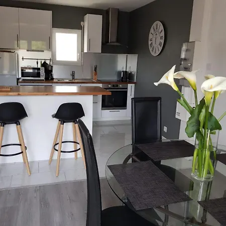 Maison Neuve, 5 Personnes, Piscine Hors-sol Privée Du 15 Juin à Mi-septembre Casa vacanze *